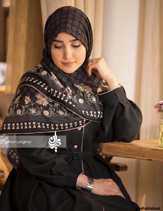 مدل مانتو مشکی با کمربند طلایی